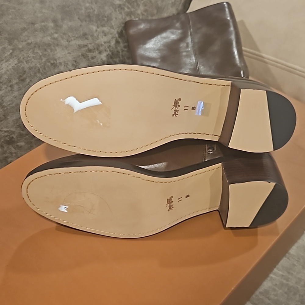 Coach Carolina Calf Boots New in Box - Picture 5 of 8
